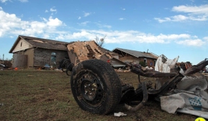 bivensgrant-05222013-mooretornadodamage-21